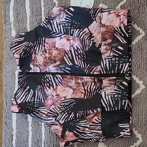 Jules & Nolan Size L High Necked Floral Printed Zip Up Sports Bra